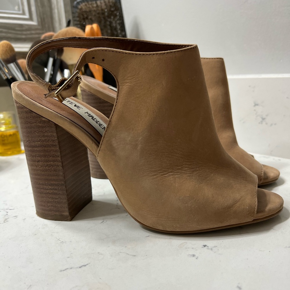 Steve Madden Leather Callvin Heeled Mule, Camel Nubuck, size 7.5